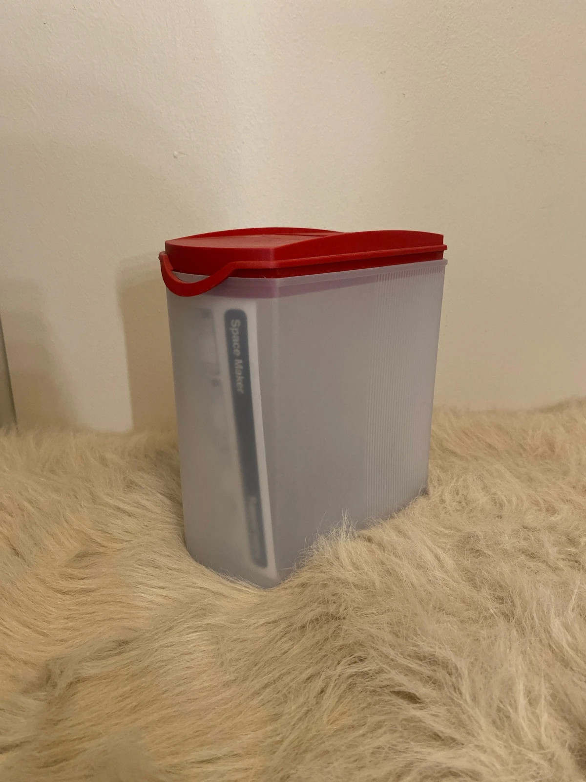 Space maker Tupperware