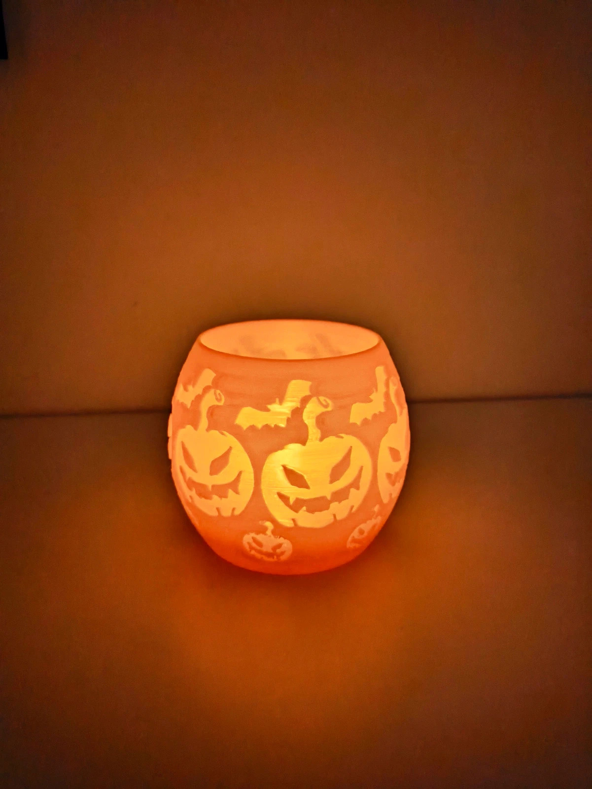 Halloweenowy świecznik latarenka lampka z dyniami