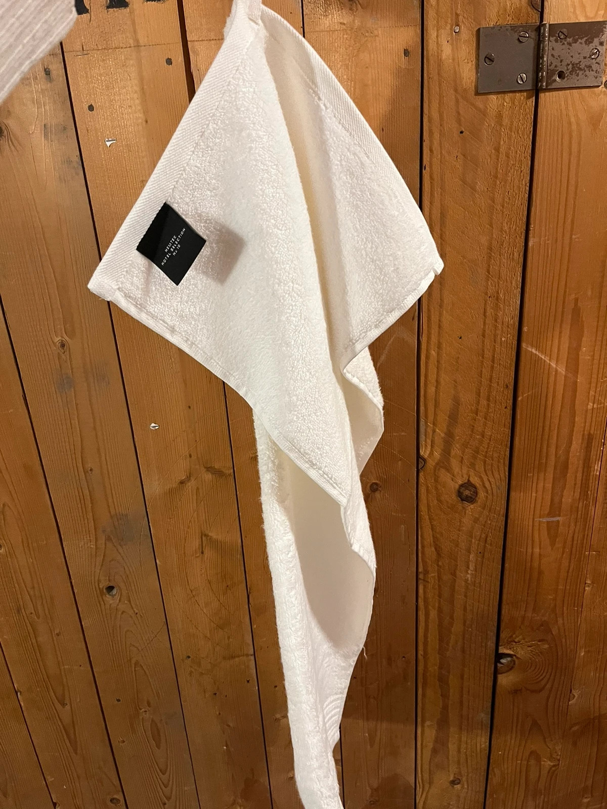 1 big towel + 1 small Hemtex Hotel Selection