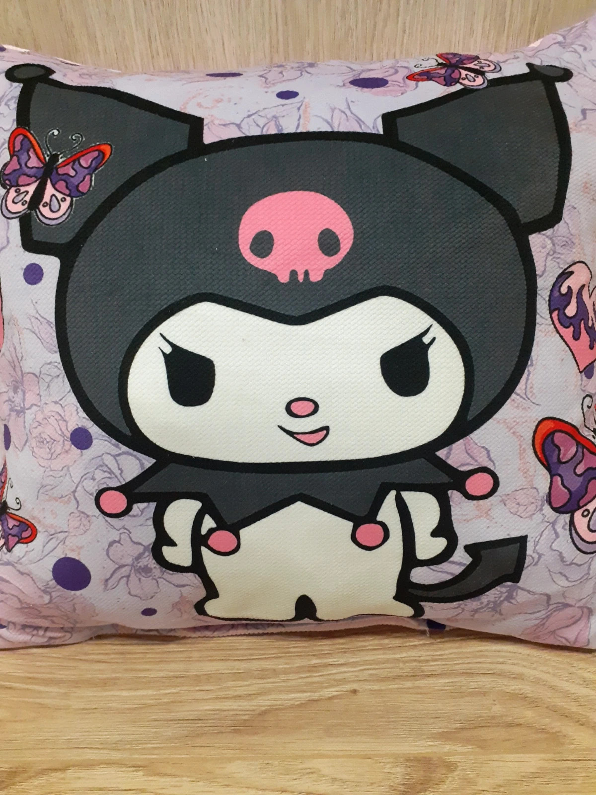 nowa poduszka Kuromi fioletowe tło 40cm