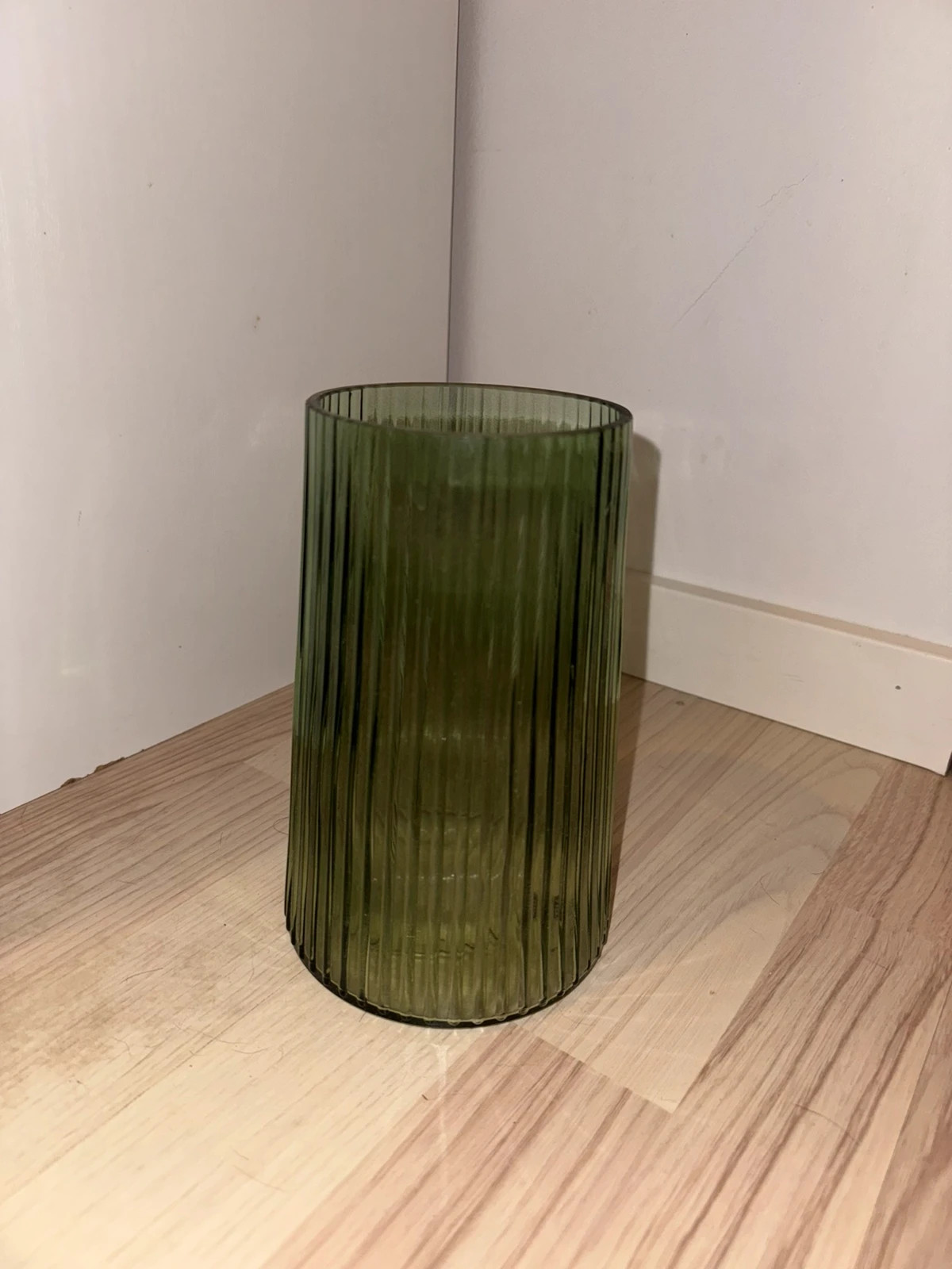 Grøn rillet vase