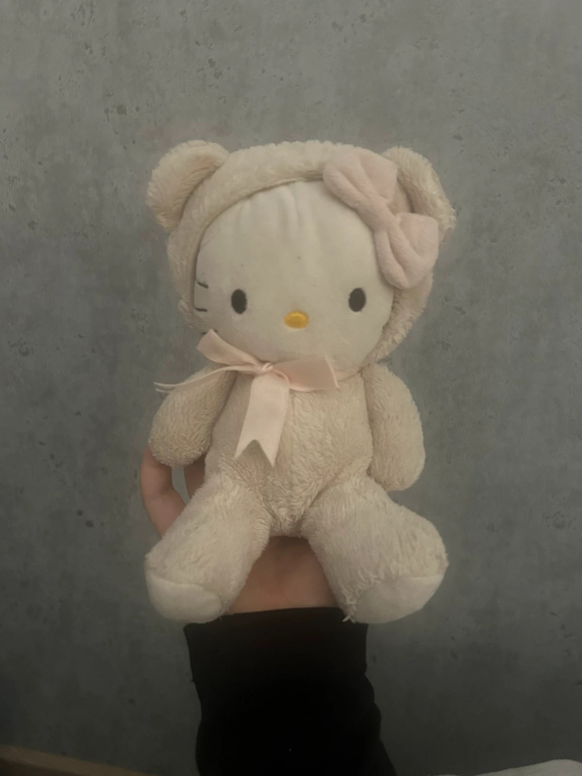 maly pluszak hellokitty sanrio 20 cm