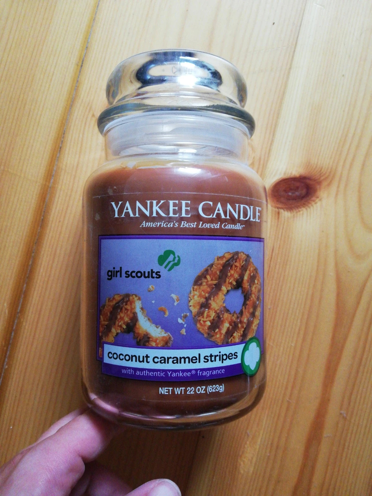 Yankee candle coconut caramel stripes