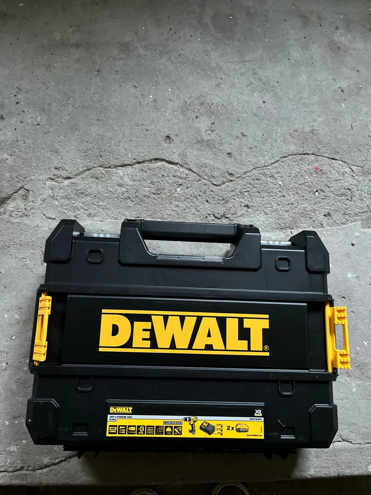 Ny DeWalt kasse