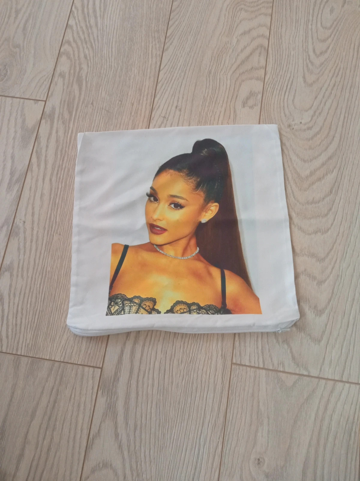 Poszewka na poduszkę Ariana Grande 28x28