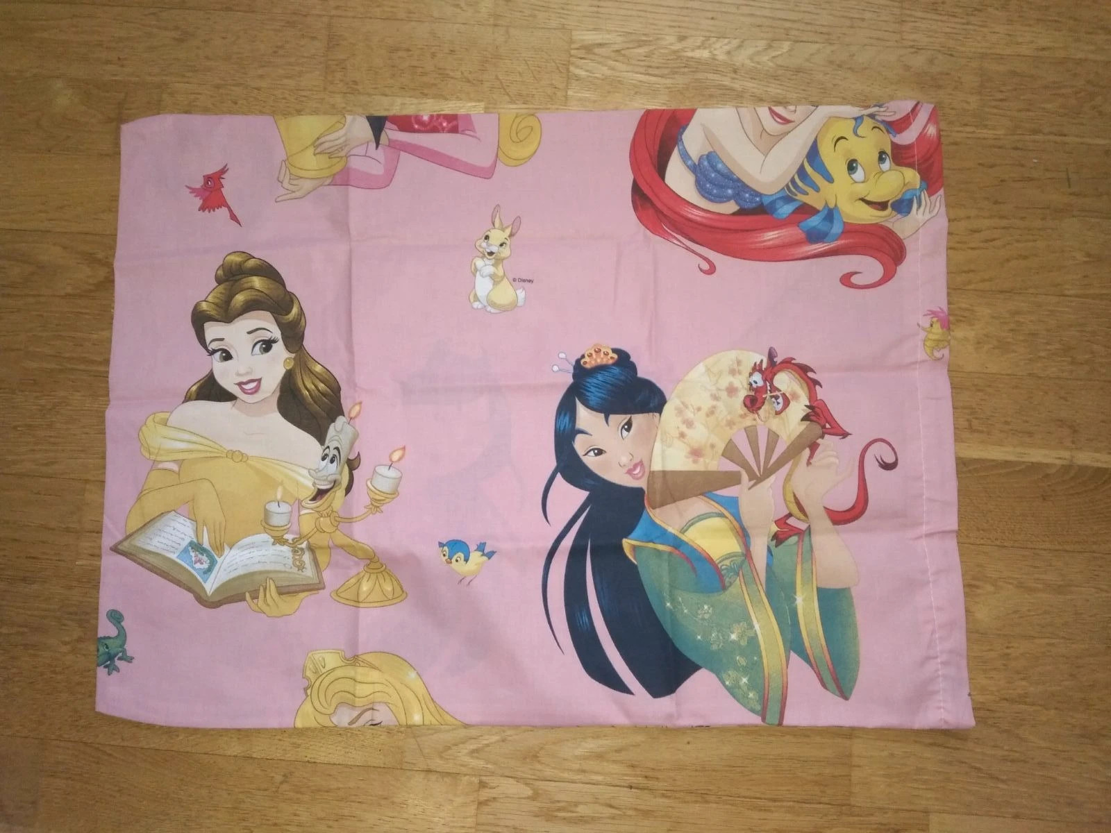 helt nytt örngott med Mulan och Belle 50x60cm - med dragkedja