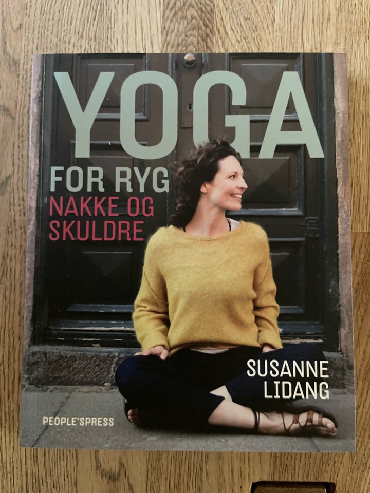 Yoga for ryg nakke og skuldre