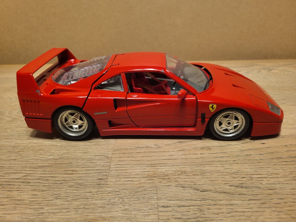 Modelbil, Ferrari F40 1990, skala