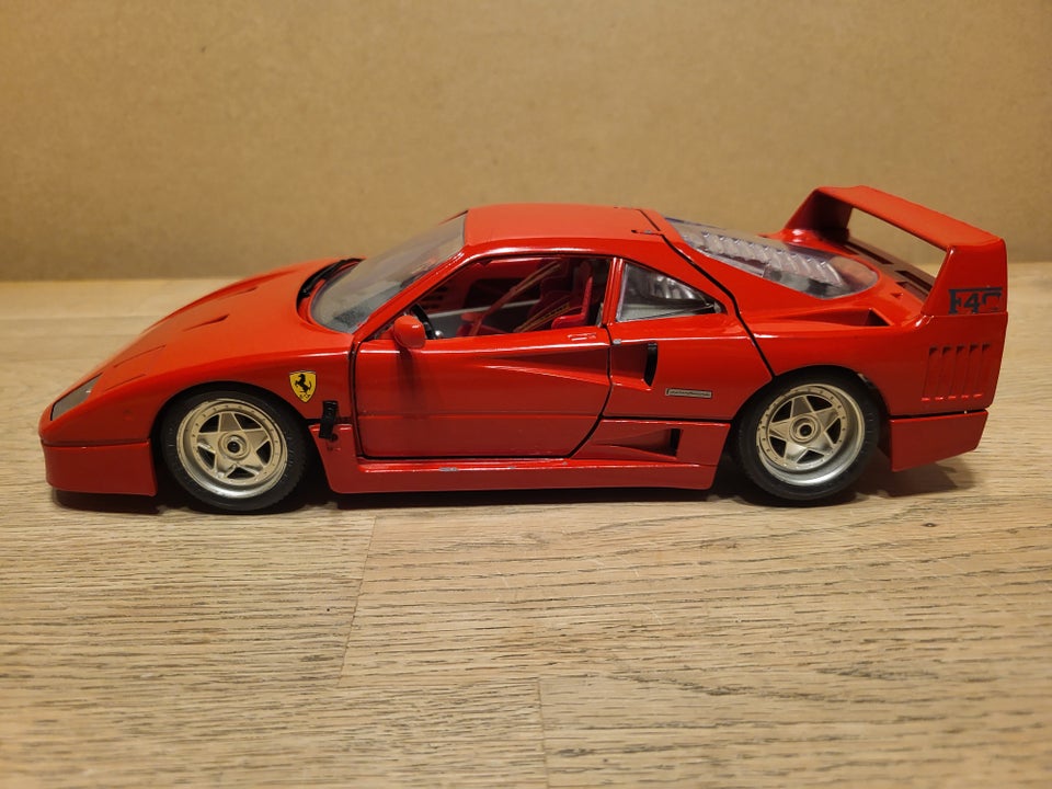 Modelbil, Ferrari F40 1990, skala