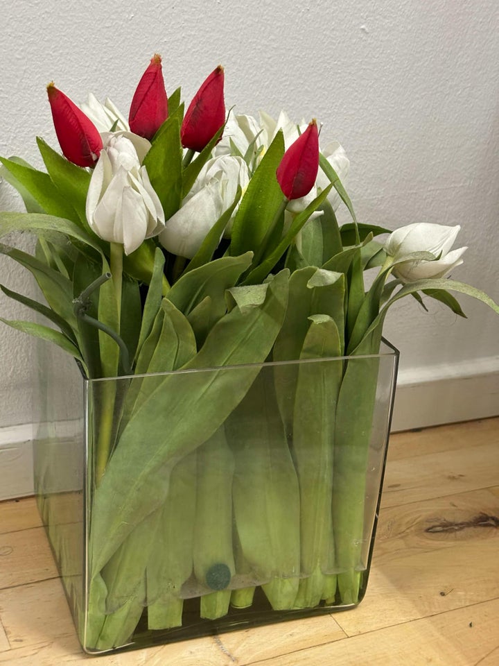 Vase, Gulvvase med blomster