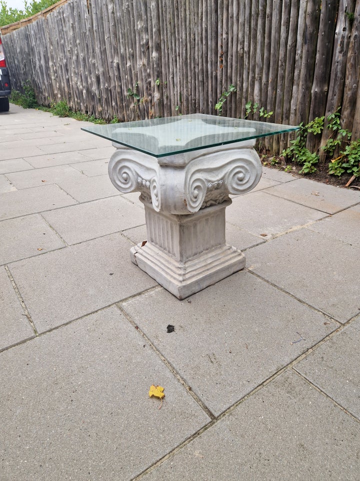 Pedestal, Ukendt