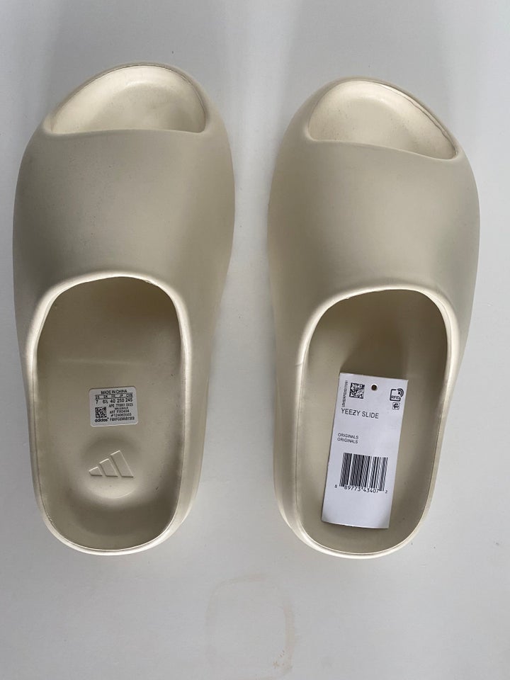 Sandaler, Yeezy Slides, str. 41