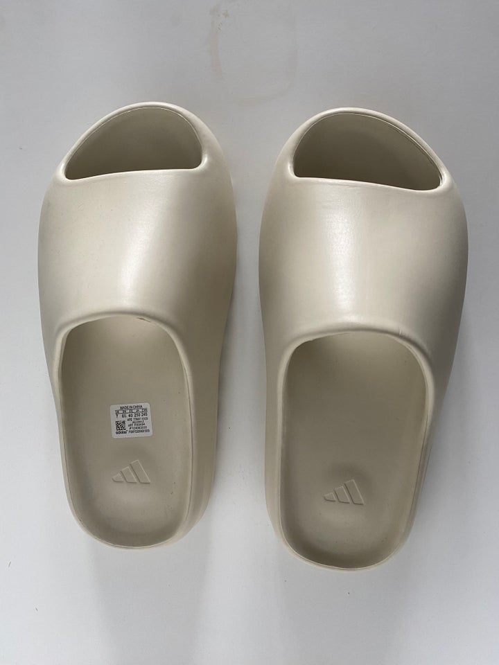 Sandaler, Yeezy Slides, str. 41