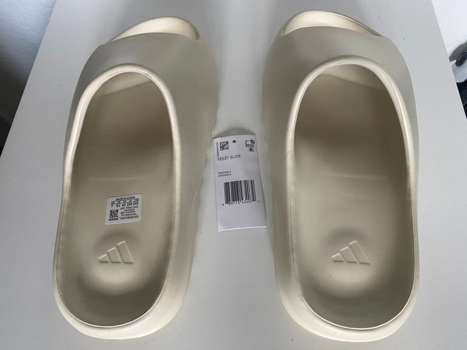 Sandaler, Yeezy Slides, str. 41