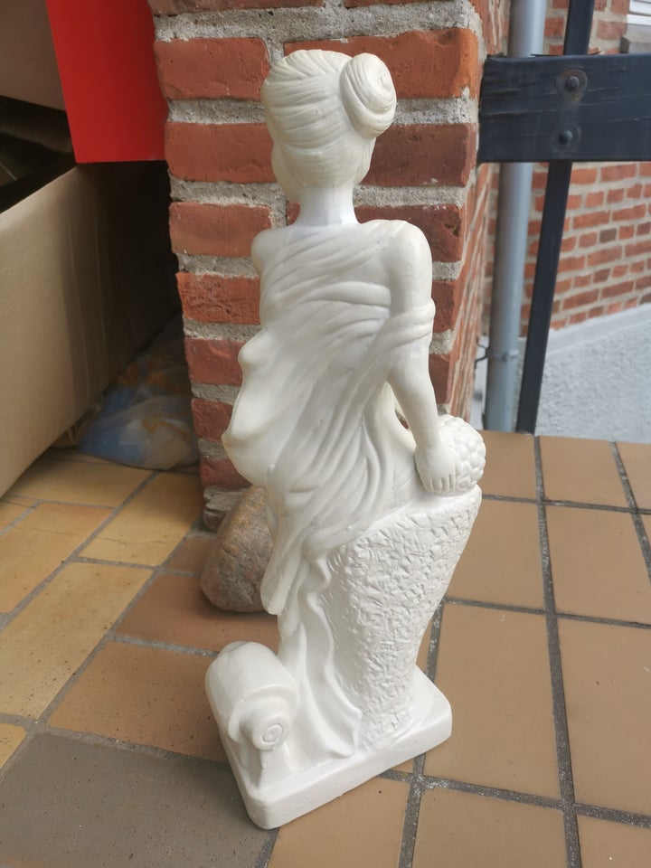 Statue Figur af en bar dame ca50cm