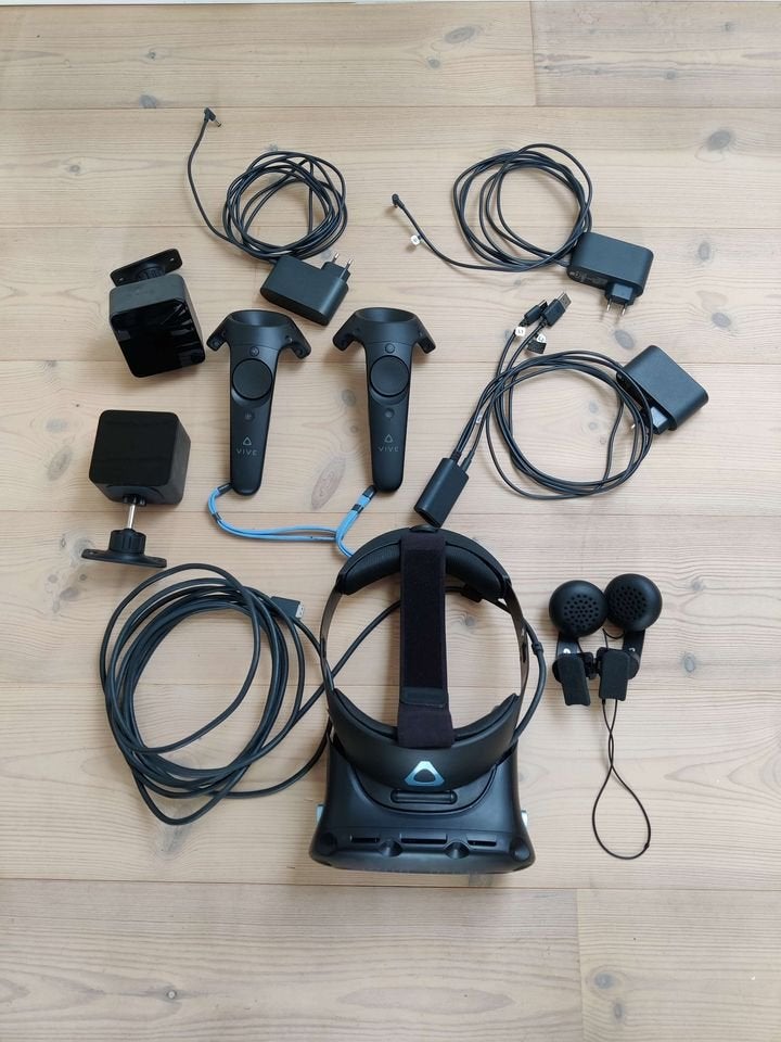 HTC VIVE COSMOT ELITE andet God