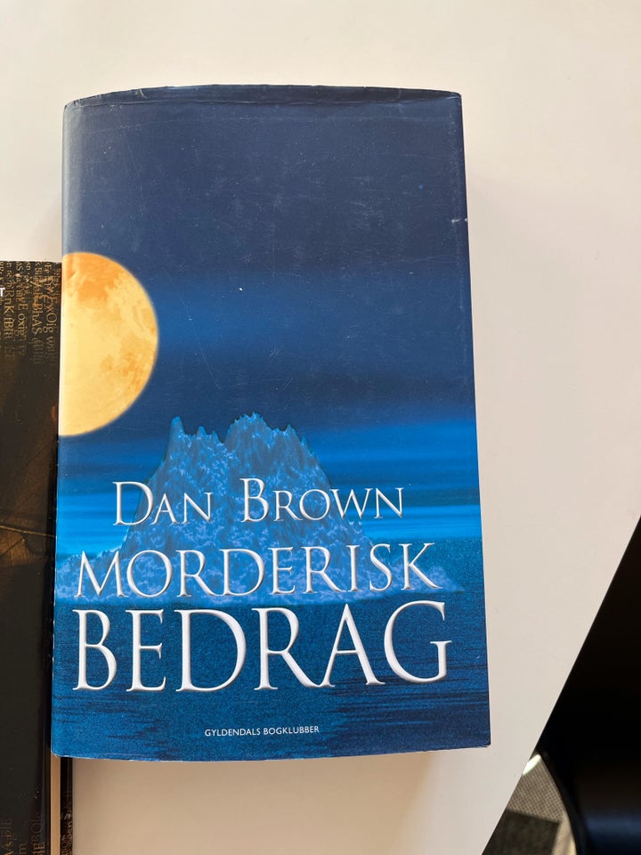 Morderisk bedrag, Dan Brown ,