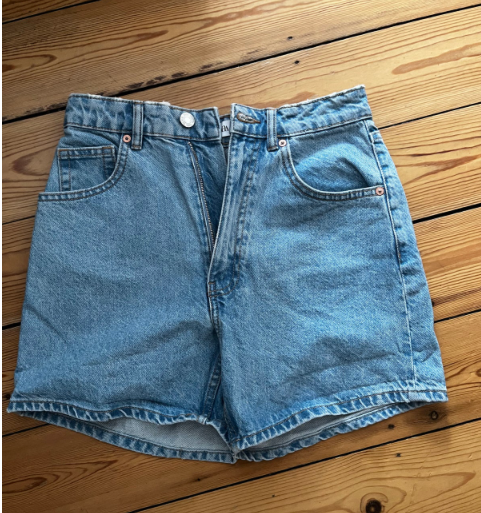 Shorts ZARA str 36