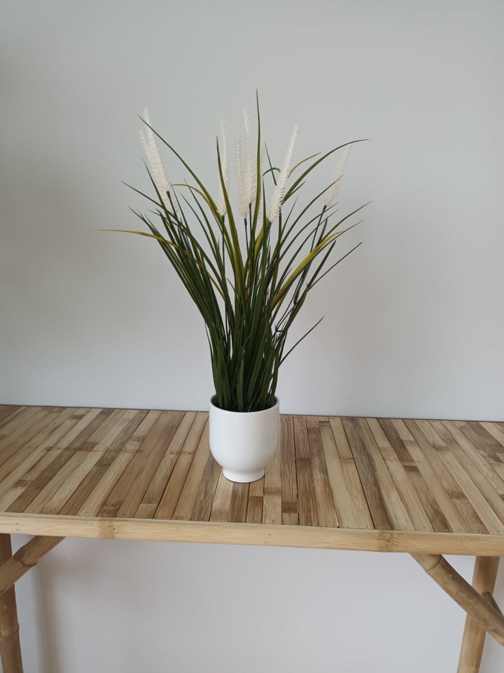 Kunstig plante med vase