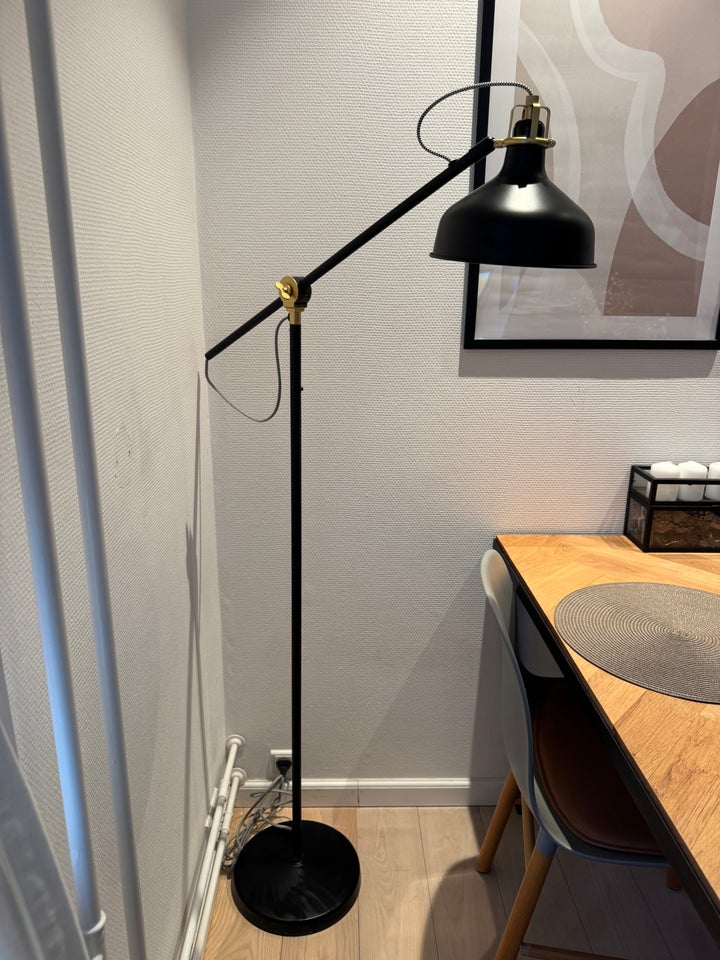 Gulvlampe, IKEA