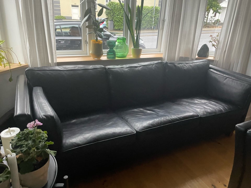 Anden arkitekt, Thams, 2 og 3 sofa