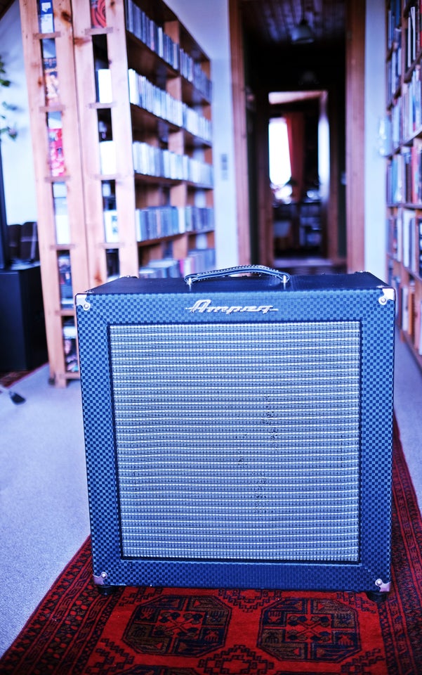 Basamplifier, AMPEG B200R Rocket