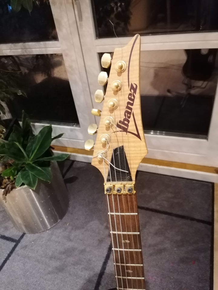 Elguitar, Ibanez Egen8