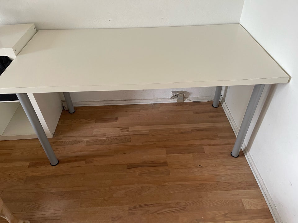 Skrivebord, Ikea, b: 150 d: 75 h: 74