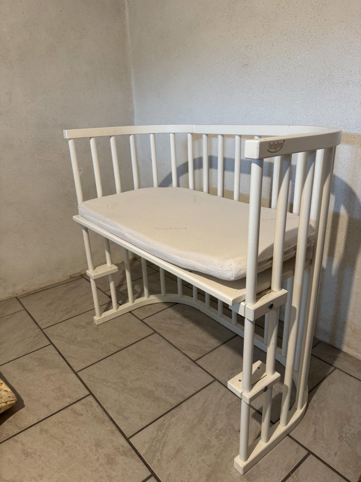 Babyseng, Bedside crib fra babybay