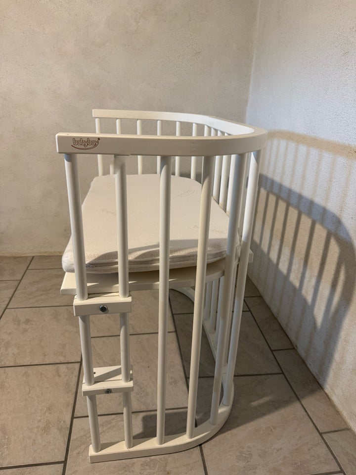 Babyseng, Bedside crib fra babybay