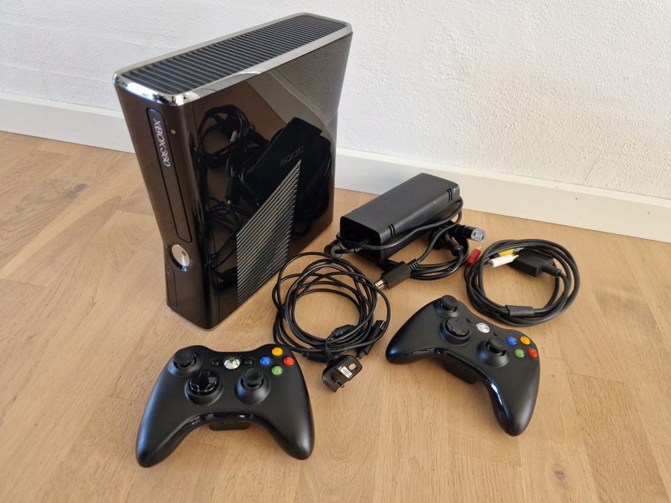 Xbox 360 Slim, 250 gb, Rimelig