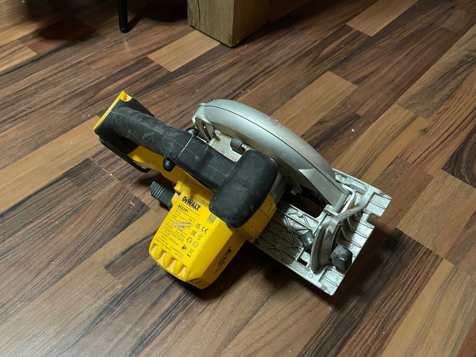 Rundsav, Dewalt DCS391