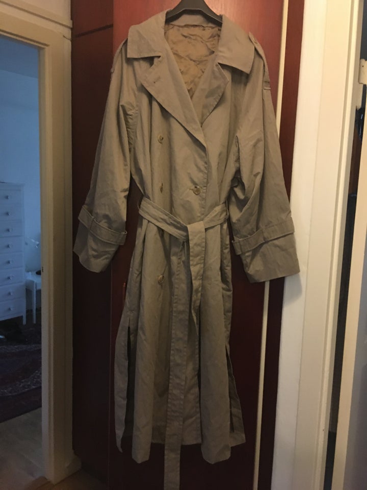 Trenchcoat, str. 42, Toteme