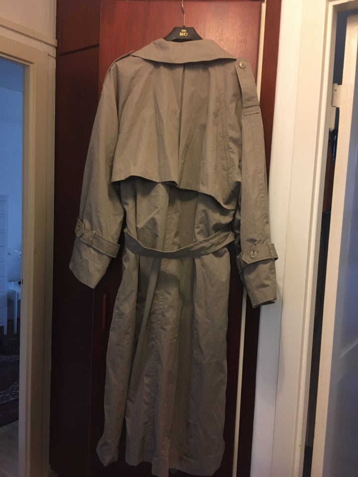 Trenchcoat, str. 42, Toteme