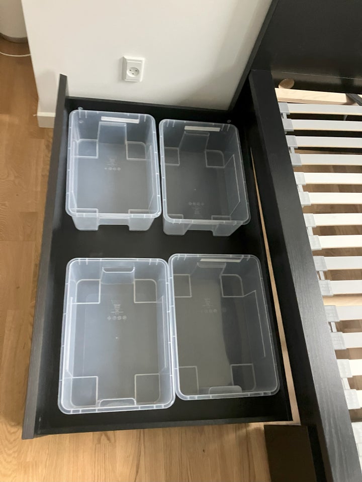 Enkeltseng, IKEA, b: 90 l: 200 h: 38