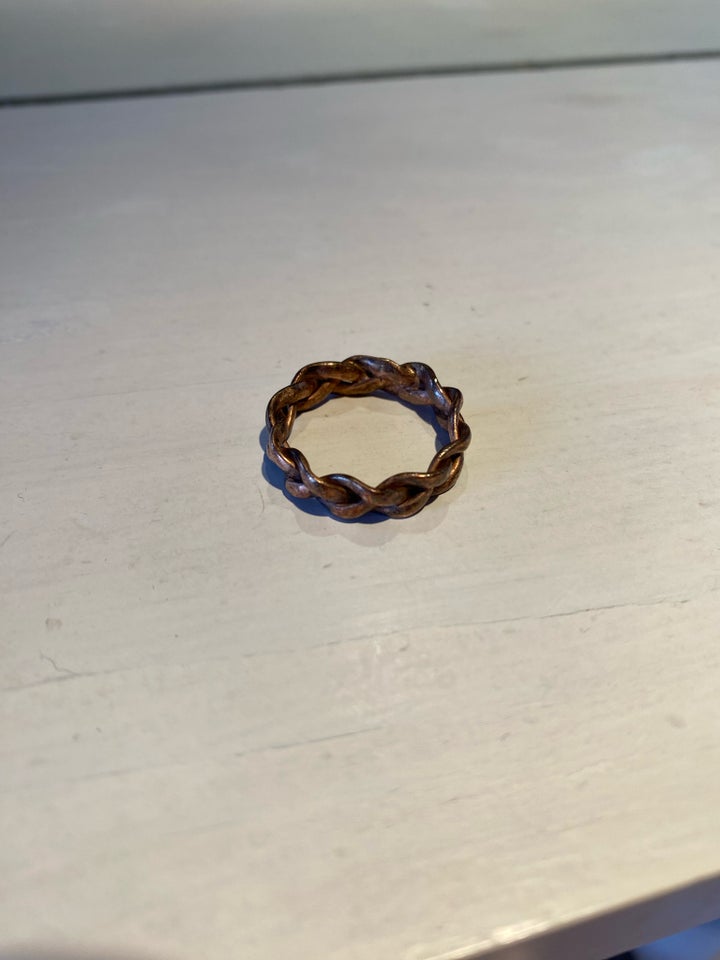 Ring, Jane Kønig