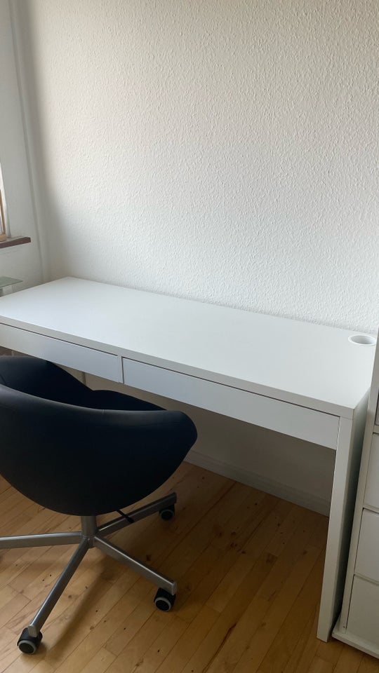 Skrivebord, Micke IKEA