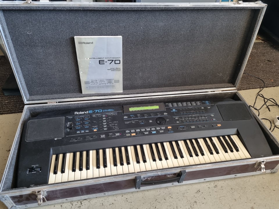 Keyboard, Roland E70