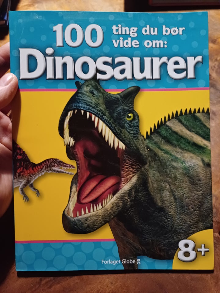 100 ting du bør vide om dinosaurer.,