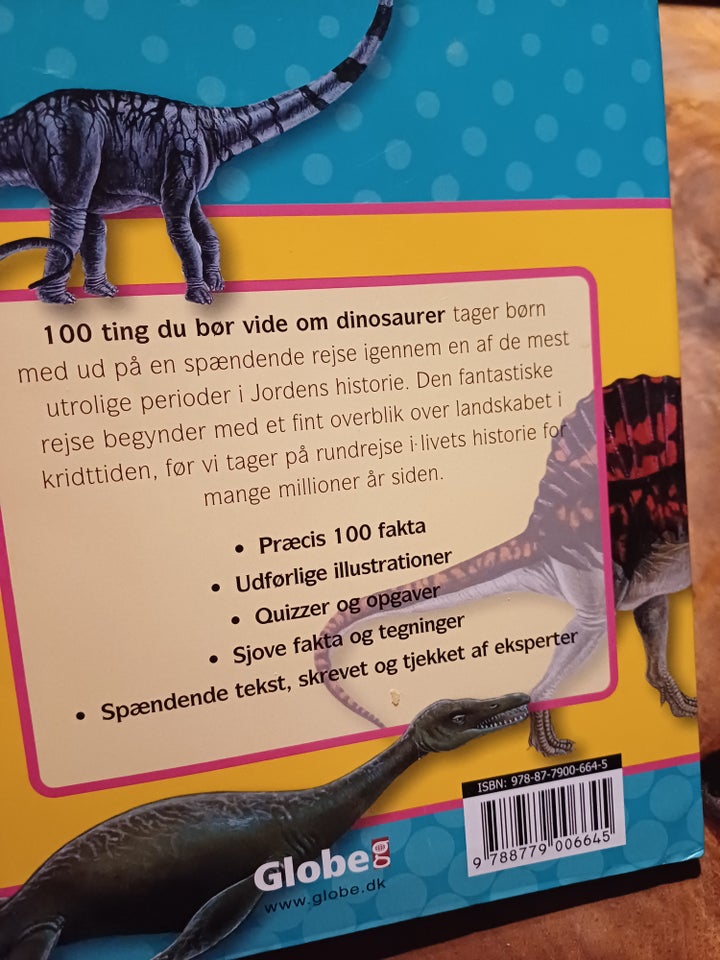 100 ting du bør vide om dinosaurer.,