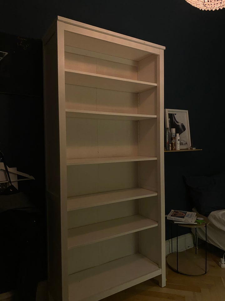 Reol, Ikea Hemnes, b: 90 d: 34 h: 198