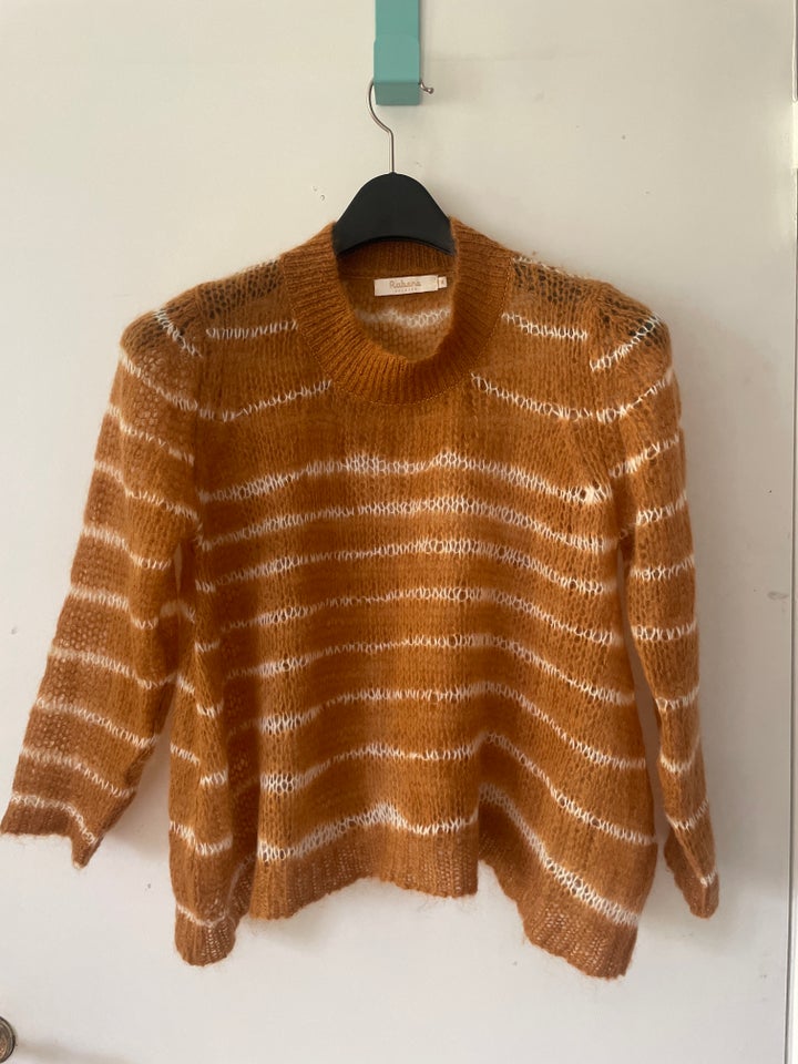 Sweater, Rabens saloner, str. 40