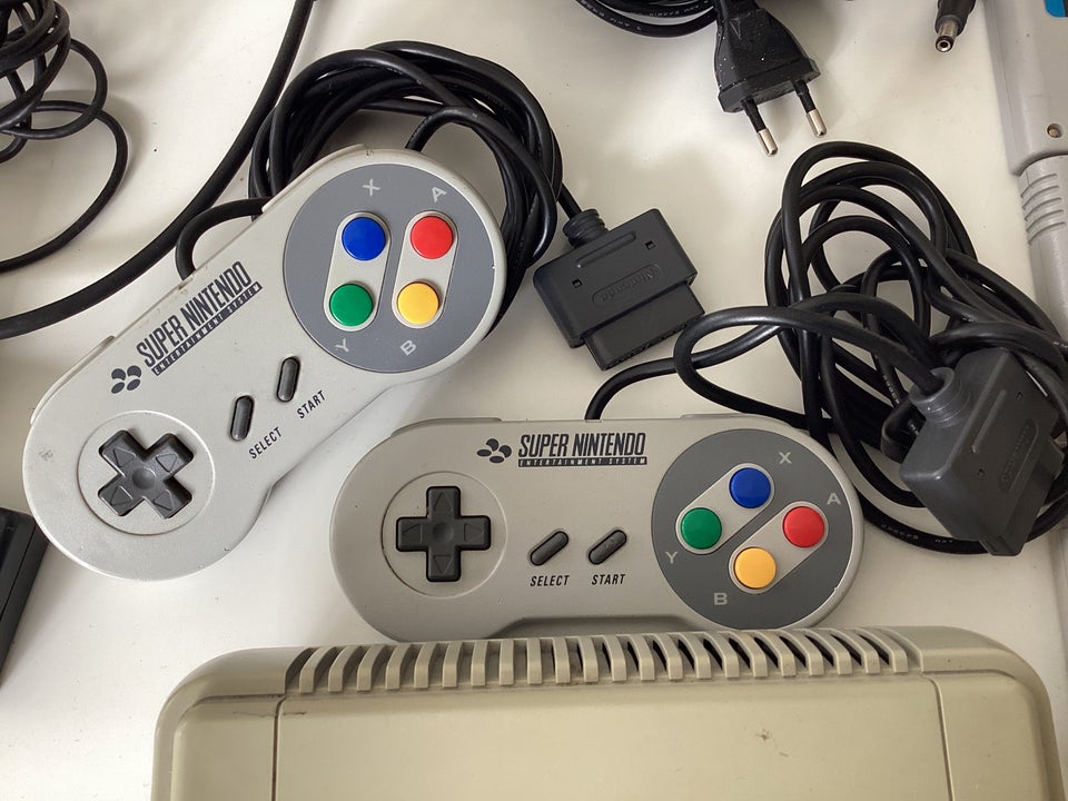 Nintendo Super Nintendo,