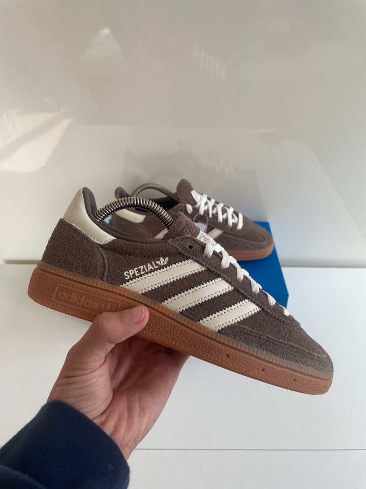 Sneakers, Adidas, str. 45