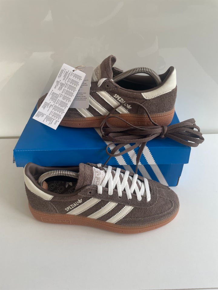 Sneakers, Adidas, str. 45