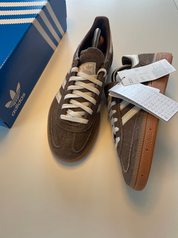 Sneakers, Adidas, str. 45