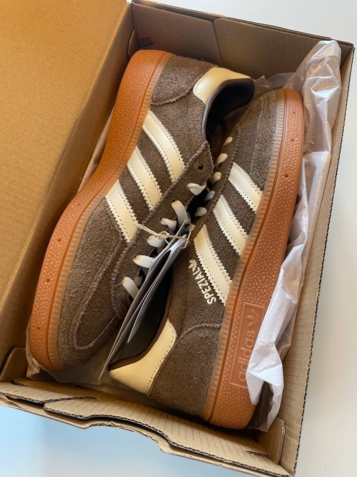 Sneakers, Adidas, str. 45