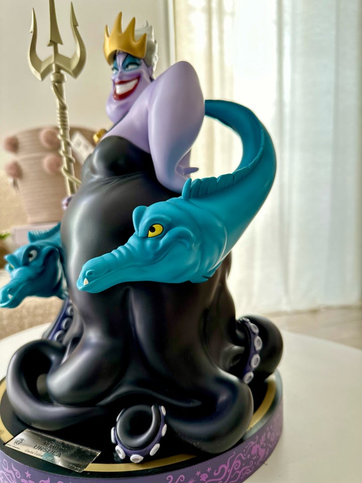 Ursula statue, Beast kingdom