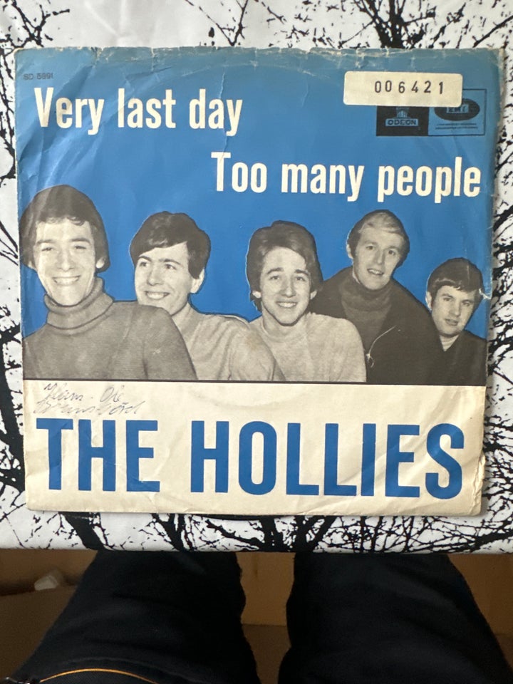 Single, The hollies