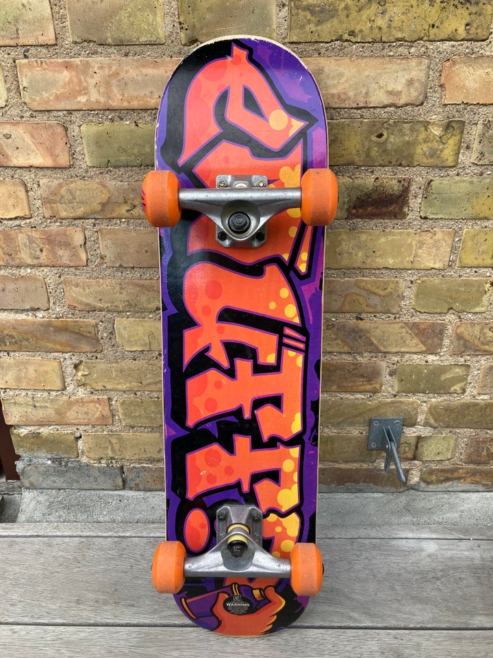 Skateboard